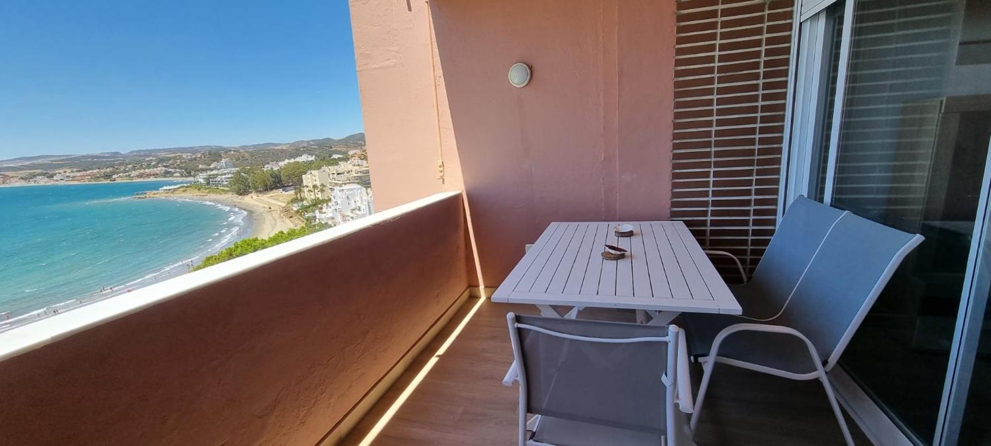 Apartamento Playa Del Cristo Estepona Extérieur photo